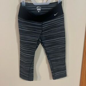 Women’s Nike Dri-Fit athletic leggings size M